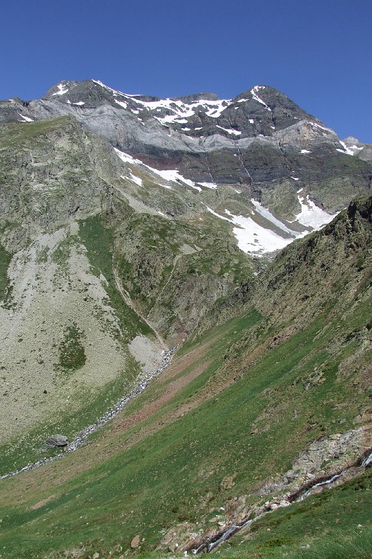 2008-07-08,11-15-36,pic de Troumouse.jpg